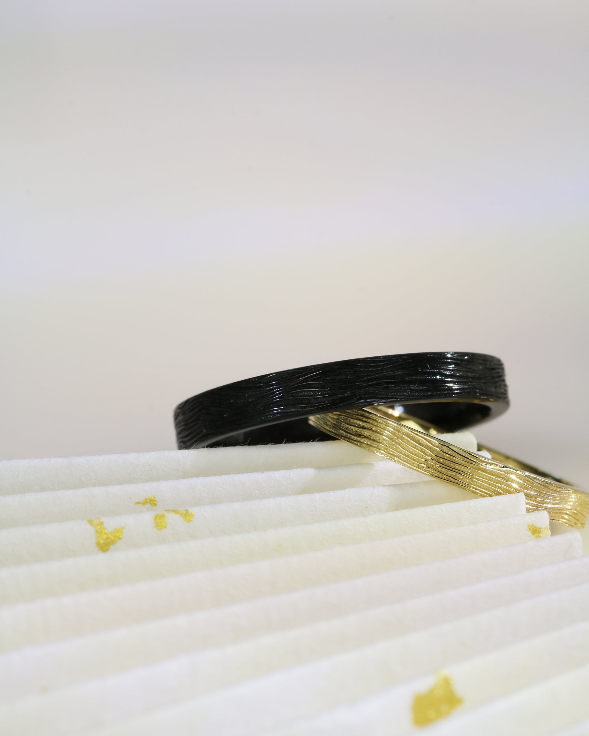 18k黑金配黃金樹紋戒指 Tree Pattern Ring