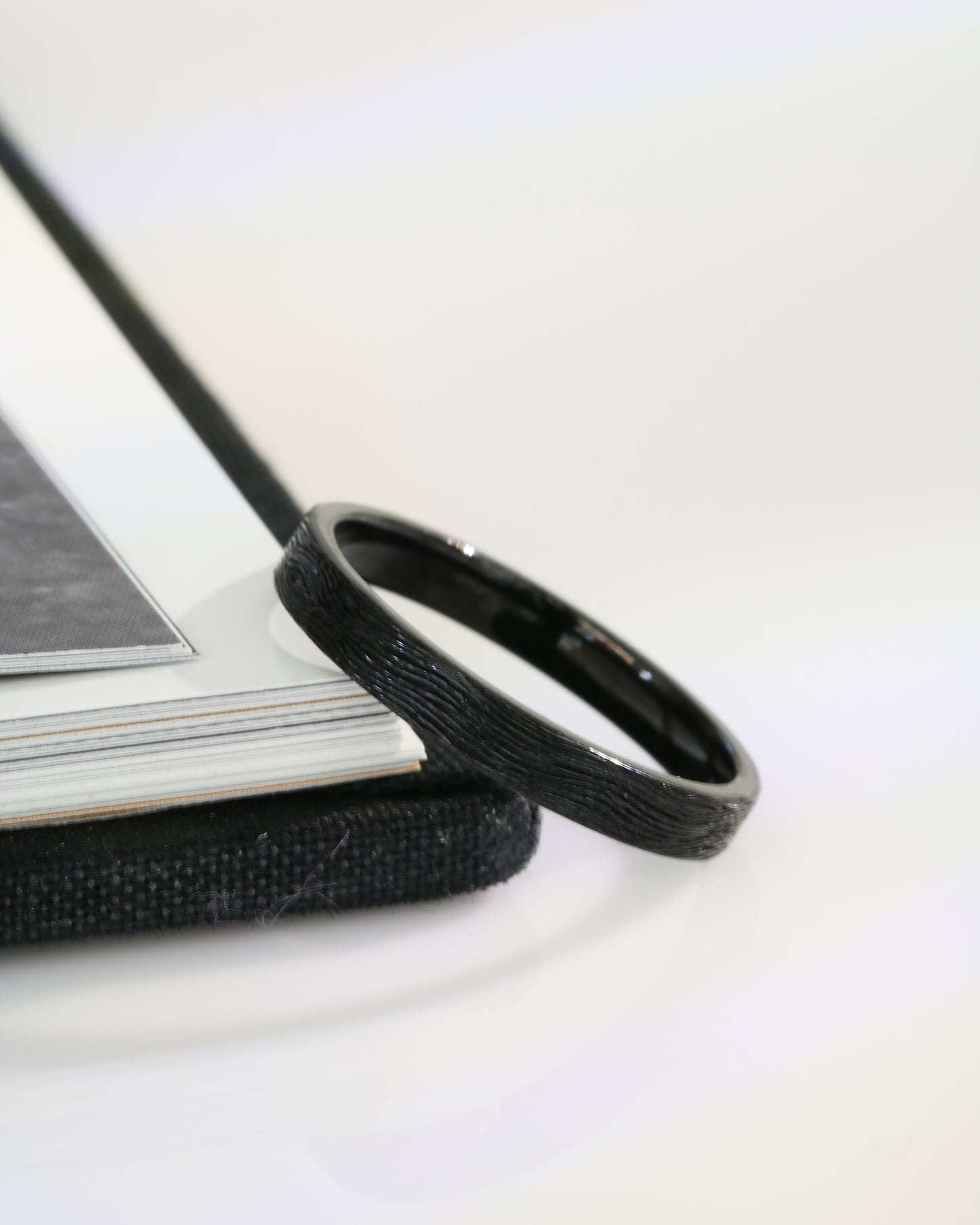 18k黑金配黃金樹紋戒指 Tree Pattern Ring