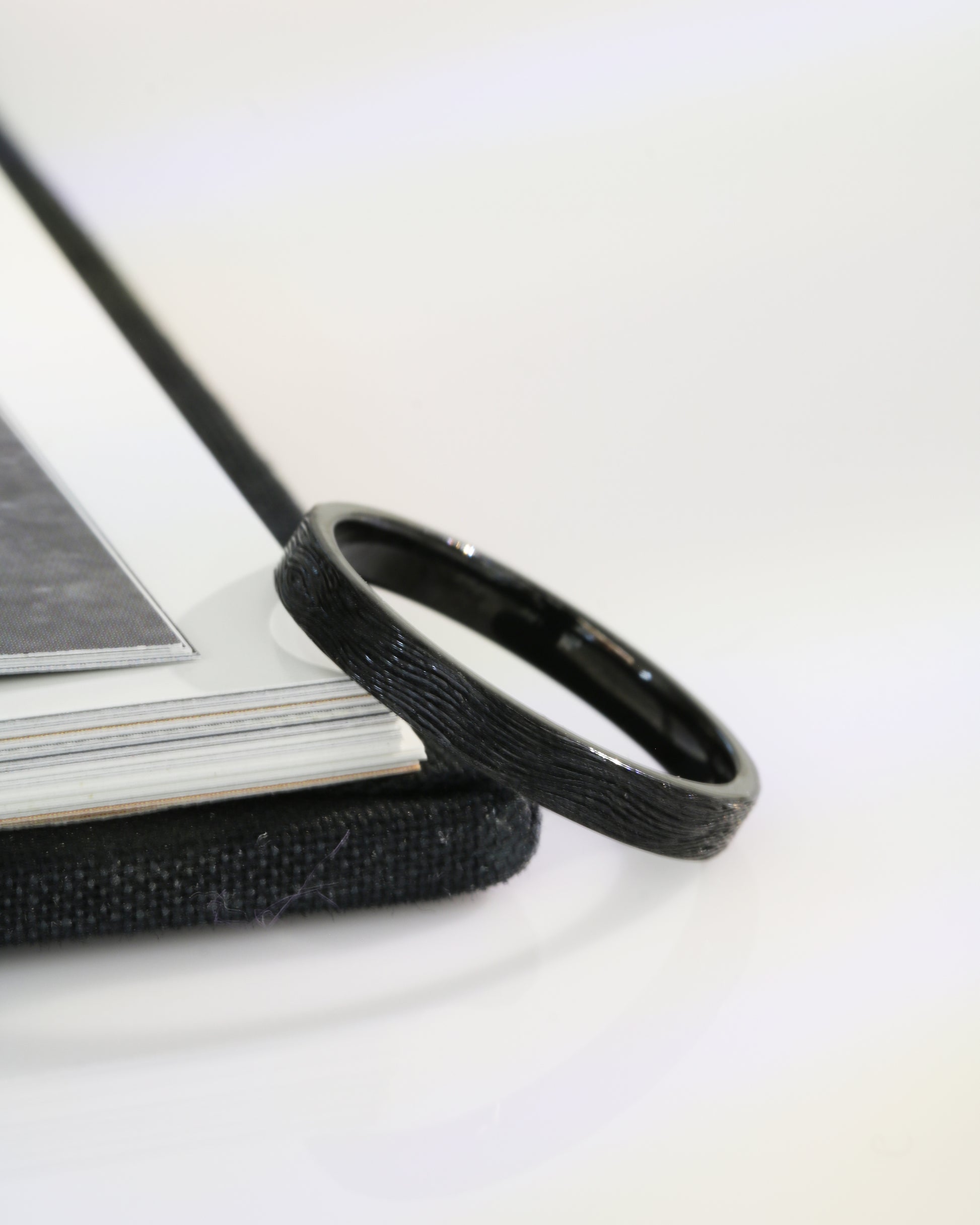 18k黑金配黃金樹紋戒指 Tree Pattern Ring