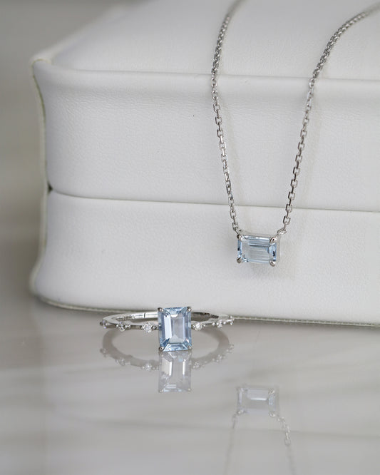 18k Gold Solitaire Emerald Cut Aquamarine Necklace-Necklaces,Patrea Jewelry,birthstone jewelry Hong Kong, Aquamarine jewelry hk, Bespoke gemstone jewelry HK, Luxury aquamarine 18k gold, 海藍寶首飾 推薦, 天然海藍寶石, 藍寶石 珠寶 香港, Jewelry HK Online, 海藍 寶 價格