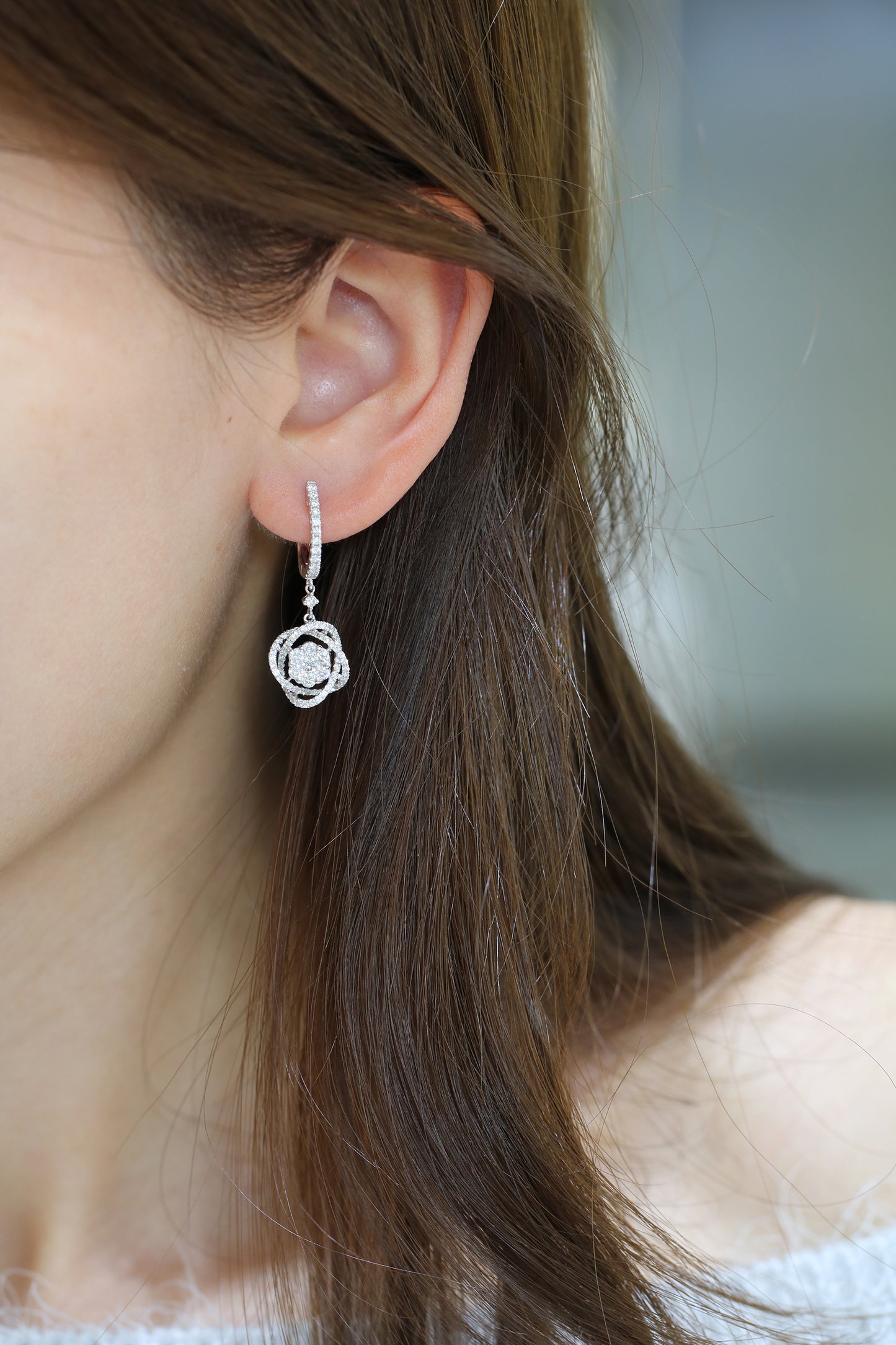 18k White Gold 1.33ct Diamond Dangle Earrings, Pair