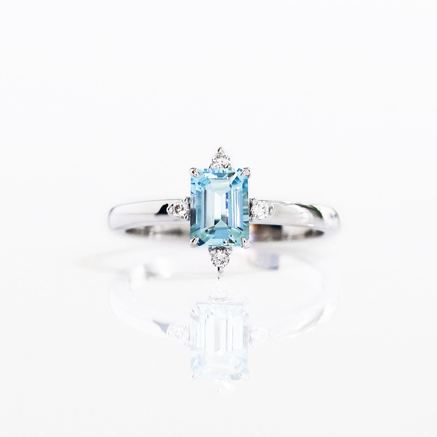 18k白金祖母綠切割海藍寶石鑽石戒指 18k White Gold Emerald Cut Aquamarine Diamond Ring