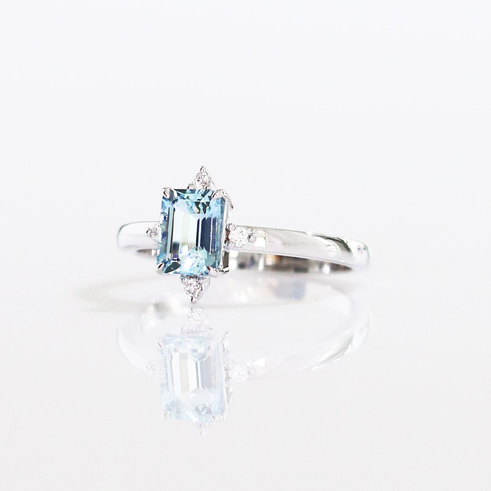 18k白金祖母綠切割海藍寶石鑽石戒指 18k White Gold Emerald Cut Aquamarine Diamond Ring