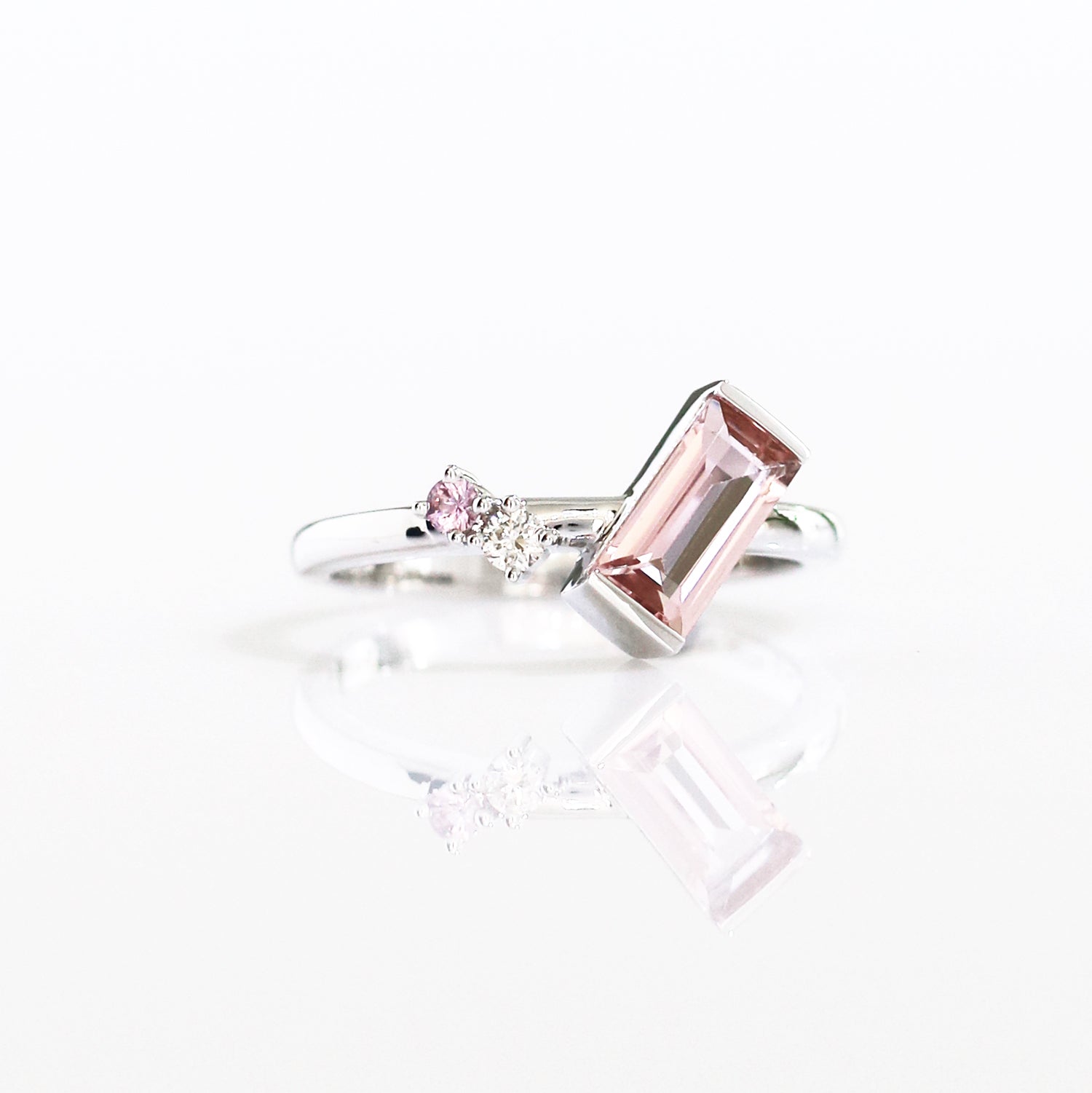 18k White Gold Emerald Cut Pink Tourmaline Pink Sapphire Diamond Ring 18k白金祖母綠切割粉紅碧壐粉紅藍寶石鑽石戒指