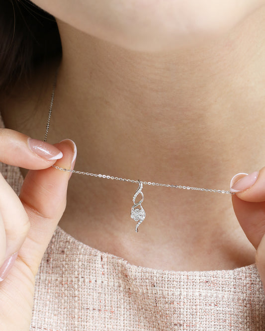 18k White Gold Wavy Ribbon Diamond Necklace