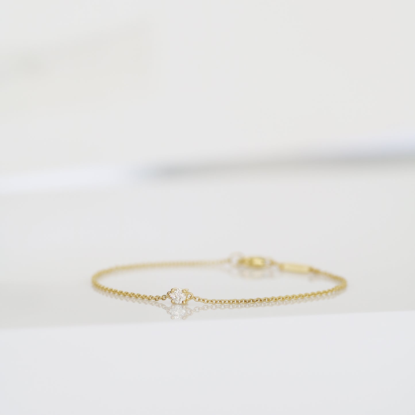 Solitaire 0.10ct/0.15ct Round Diamond Bracelet (White/Rose/Yellow Gold)