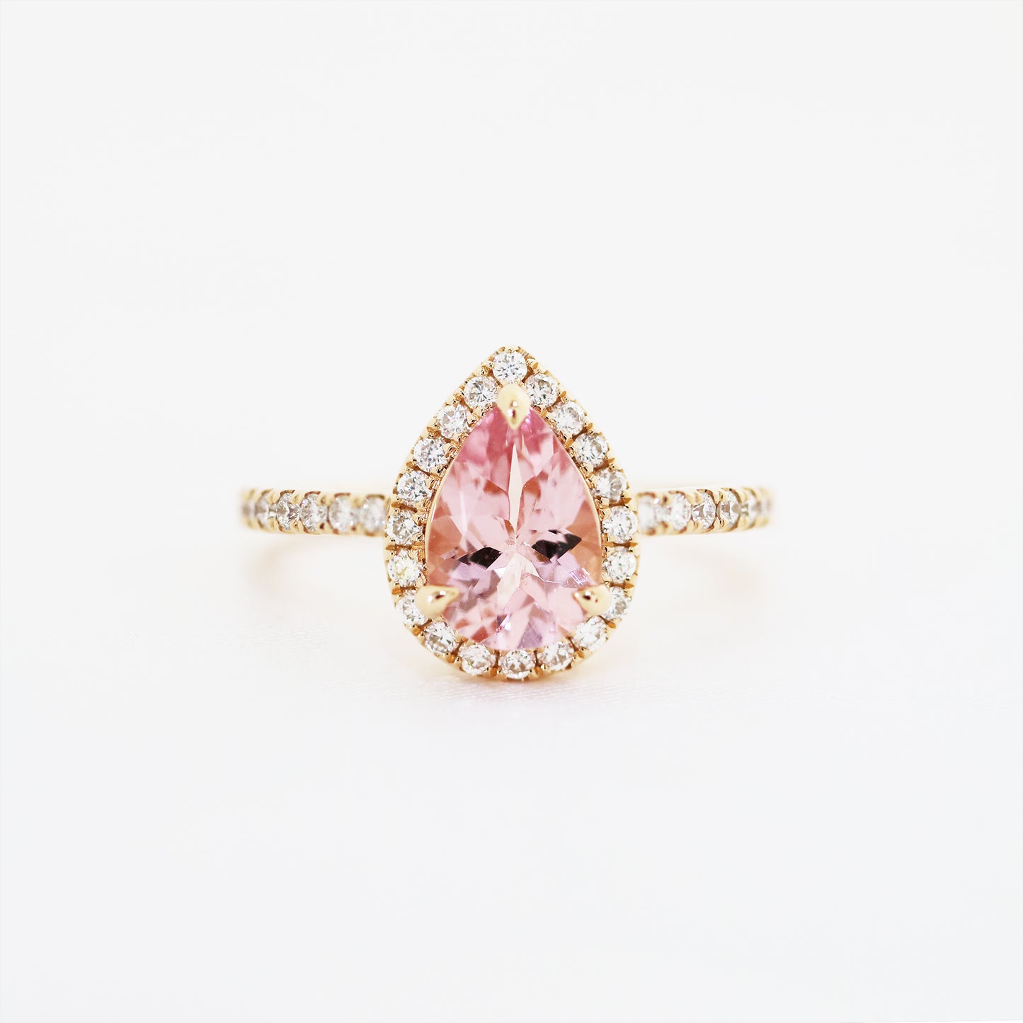18k玫瑰金粉光環梨形切割粉紅摩根石鑽石戒指 18k Rose Gold Pear Shape Morganite Halo Diamond Ring