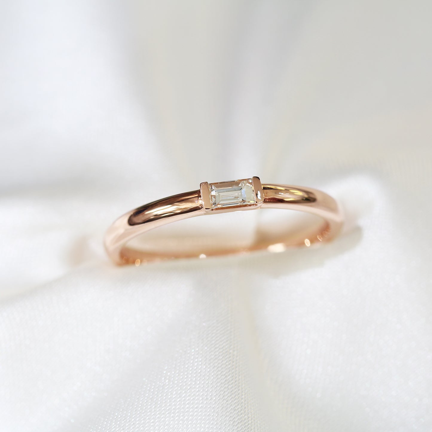 18k玫瑰金鑽石戒指 18k Rose Gold Horizontal Baguette Ring