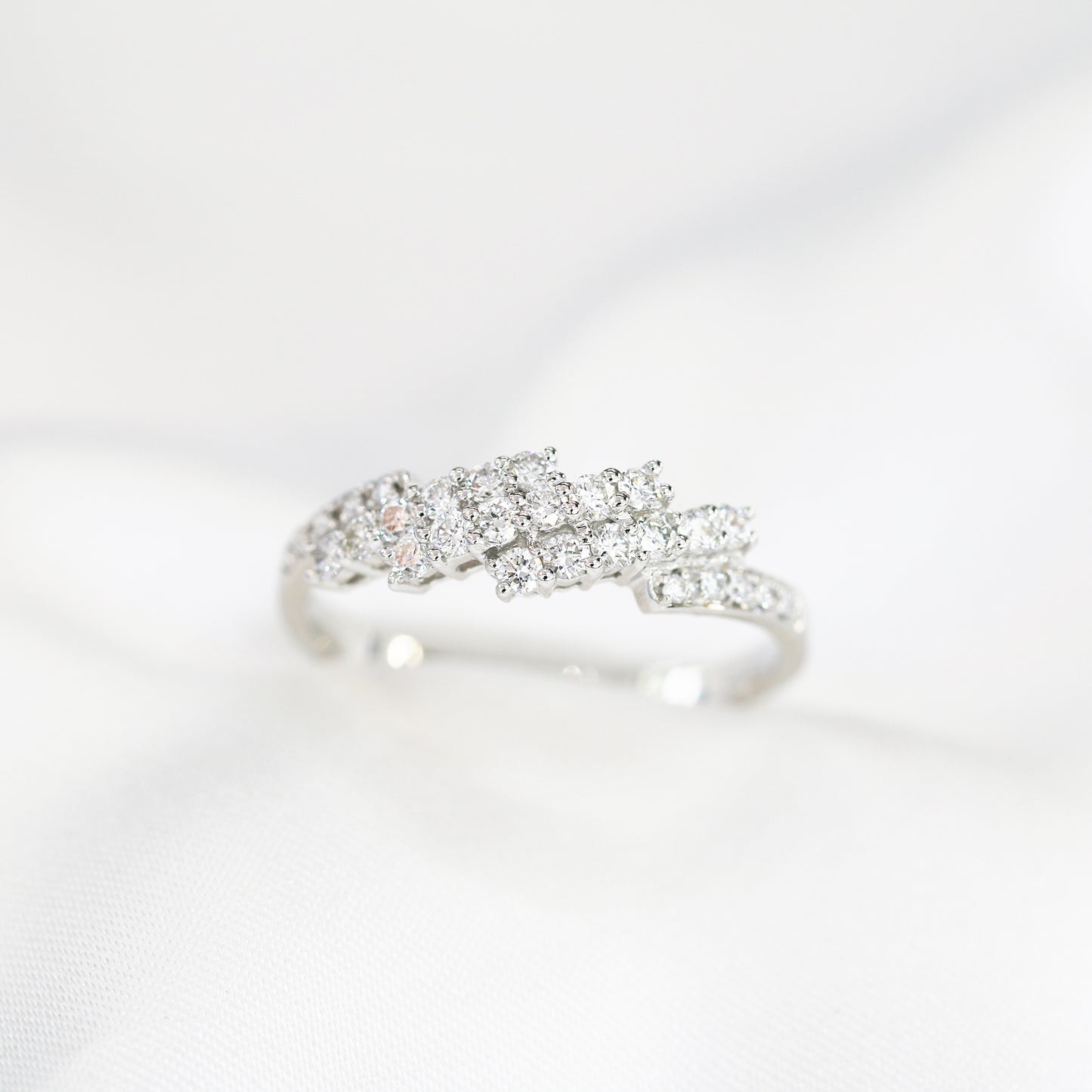 18k白金鑽石粗身戒指 18k White Gold Round Brilliant Diamond Ring