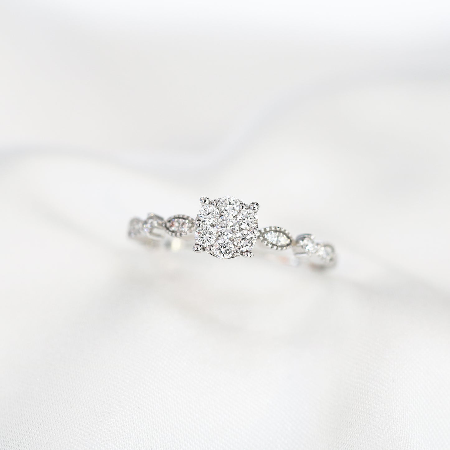 18k白金鑽石碌珠邊復古戒臂戒指 18k White Gold Beaded Round Brilliant Diamond Ring