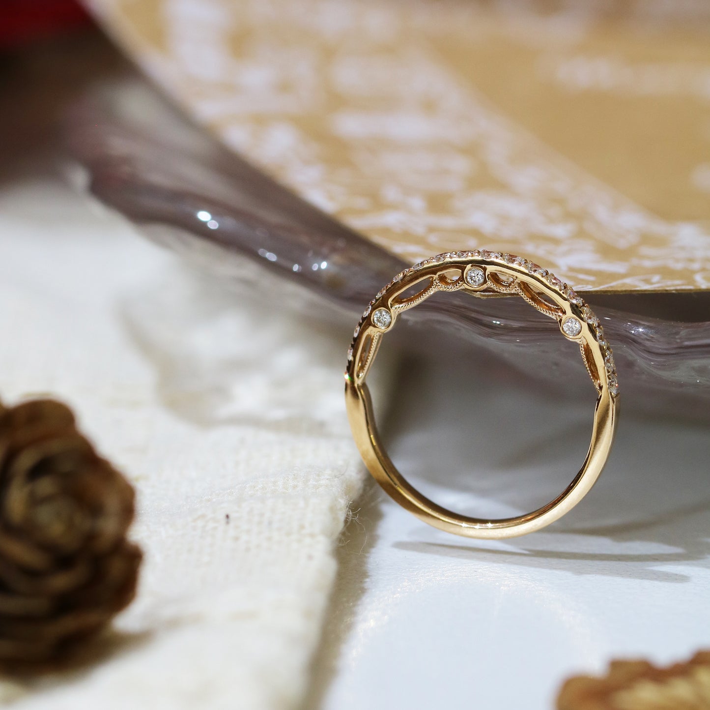 Alt Text Alt Text 100% 10 G40 18k玫瑰金三面鑽石蕾絲戒指設計 18k Rose Gold 3-Sided Lace Eternity Diamond Ring 18k玫瑰金三面鑽石蕾絲戒指設計 18k Rose Gold 3-Sided Lace Eternity Diamond Ring Turn on screen reader support To enable screen reader support, press ⌘+Option+Z To learn about keyboard shortcuts, press ⌘slash