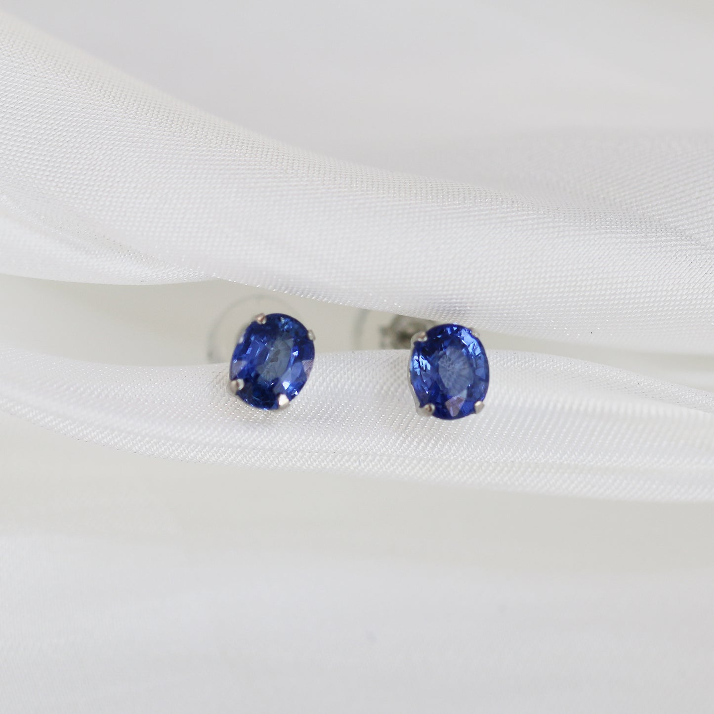 PT900 Sapphire Earrings 鉑金藍寶石耳環