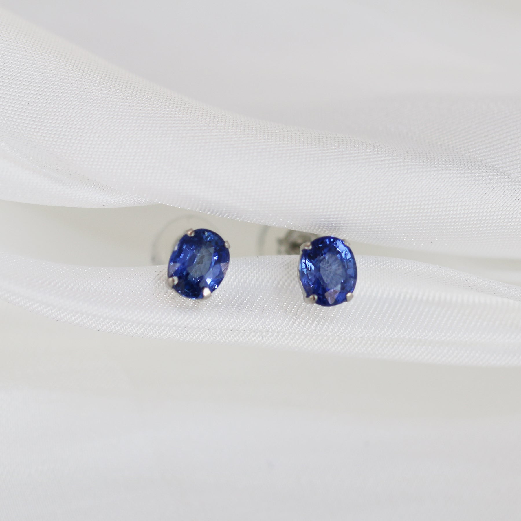 PT900 Sapphire Earrings 鉑金藍寶石耳環