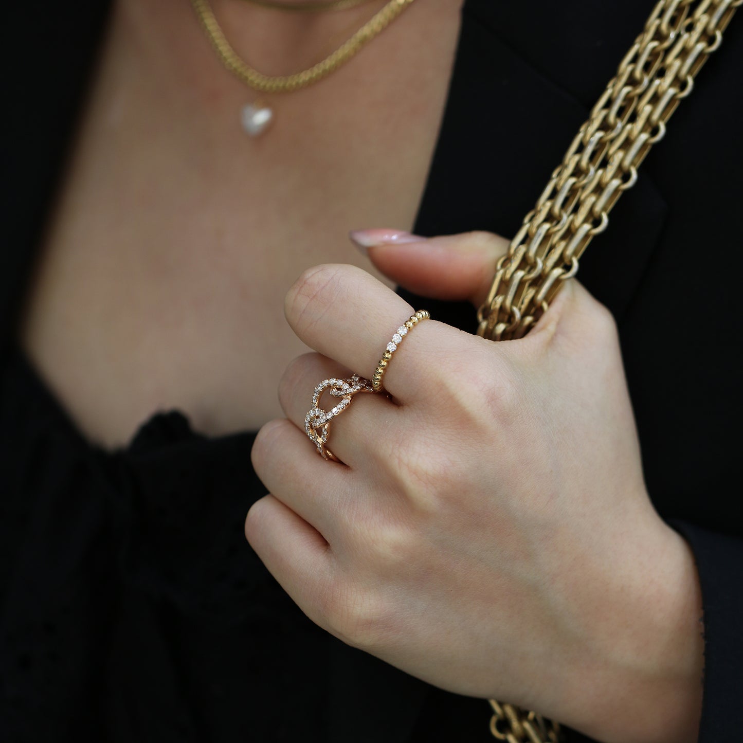 18k黃金頸鏈和戒指配戴示範 18k Yellow Gold Chains and rings try on