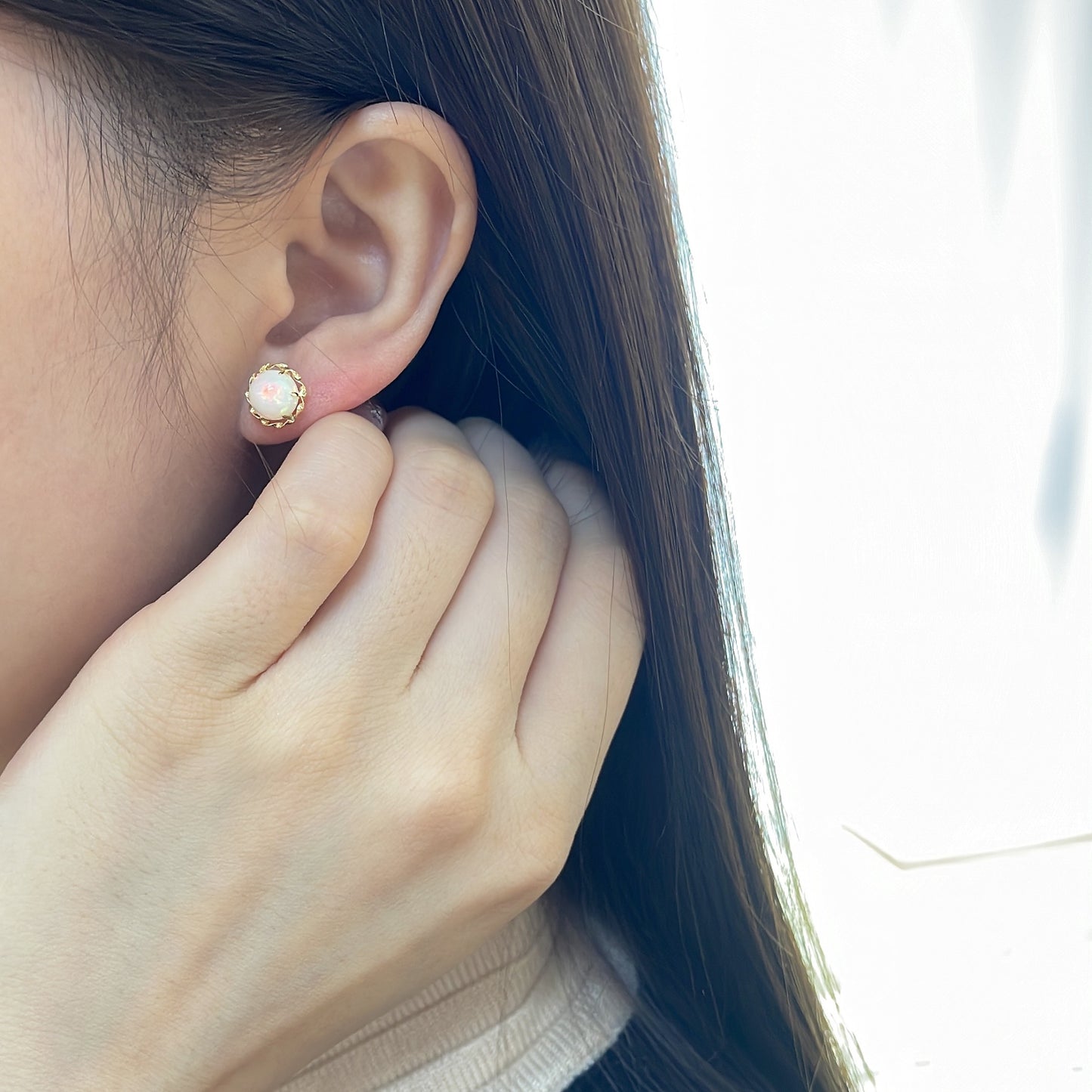 18k Yellow Gold Opal Earrings 18k黃金蛋白石耳環