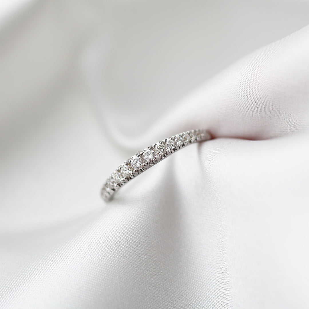 18k白金漸層鑽石條戒 18k White Gold Graduated French Pavé Diamond Ring
