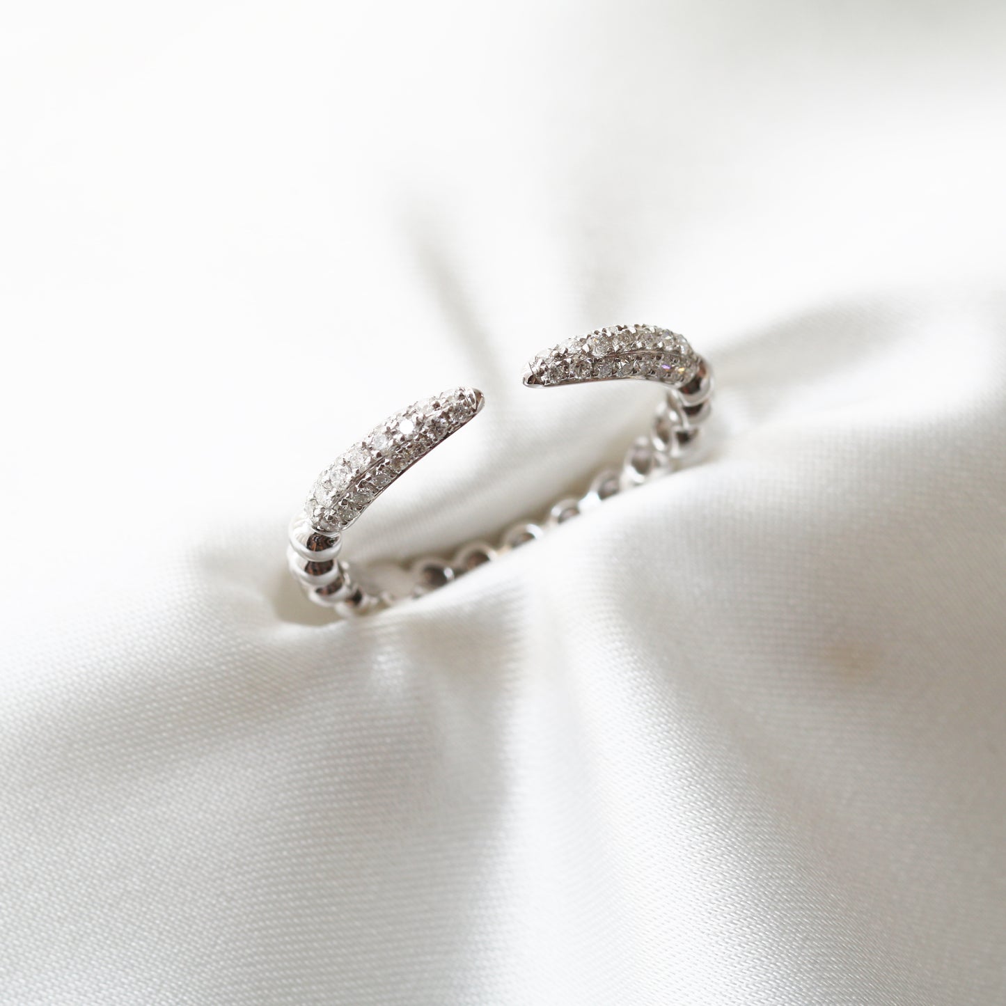 18k白金微鑲開口鑽石戒指 18k White Gold Micro Pavé Setting Open Ring