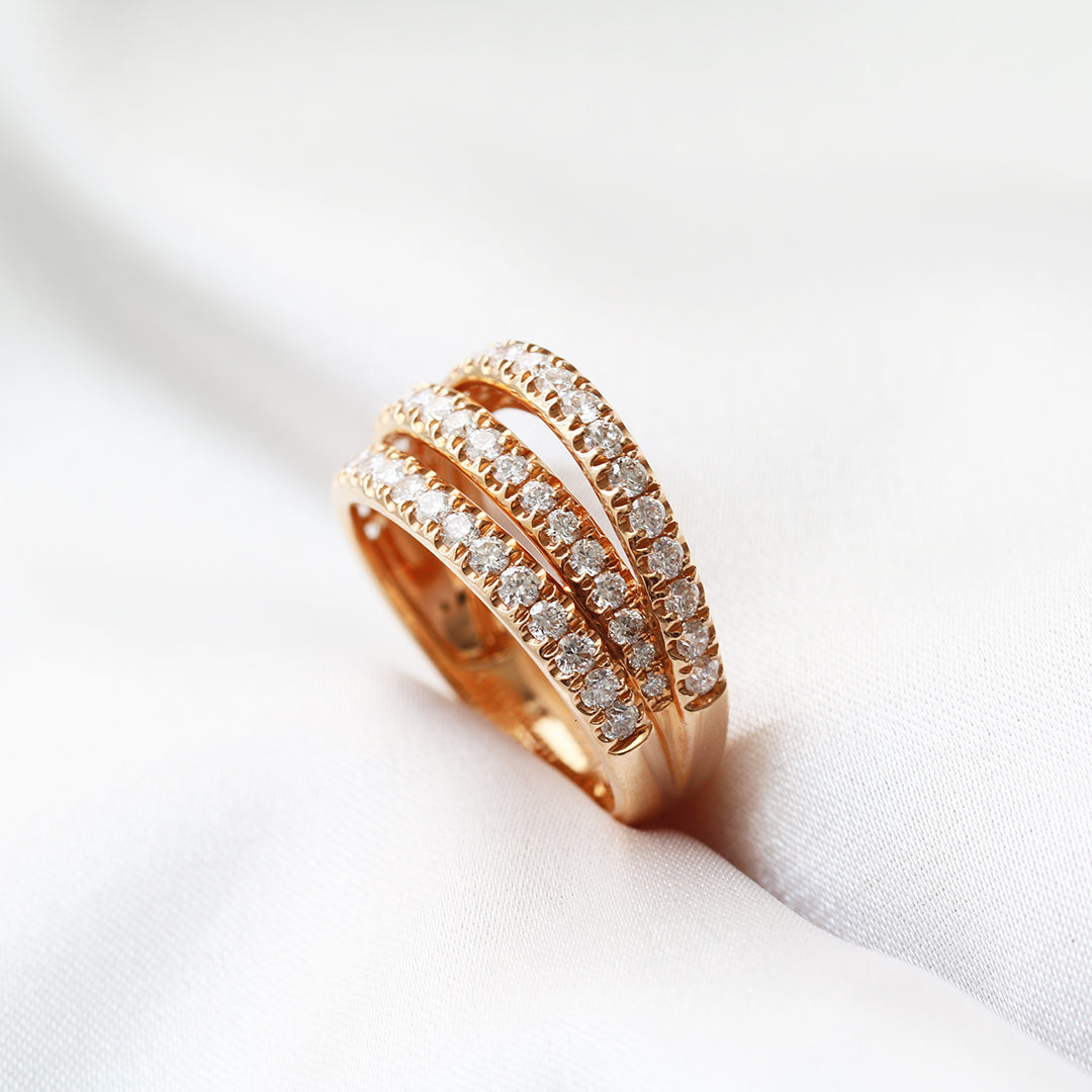 18k玫瑰金三排鑽石戒指側面 18k Rose Gold 3-row Eternity Diamond Ring side view