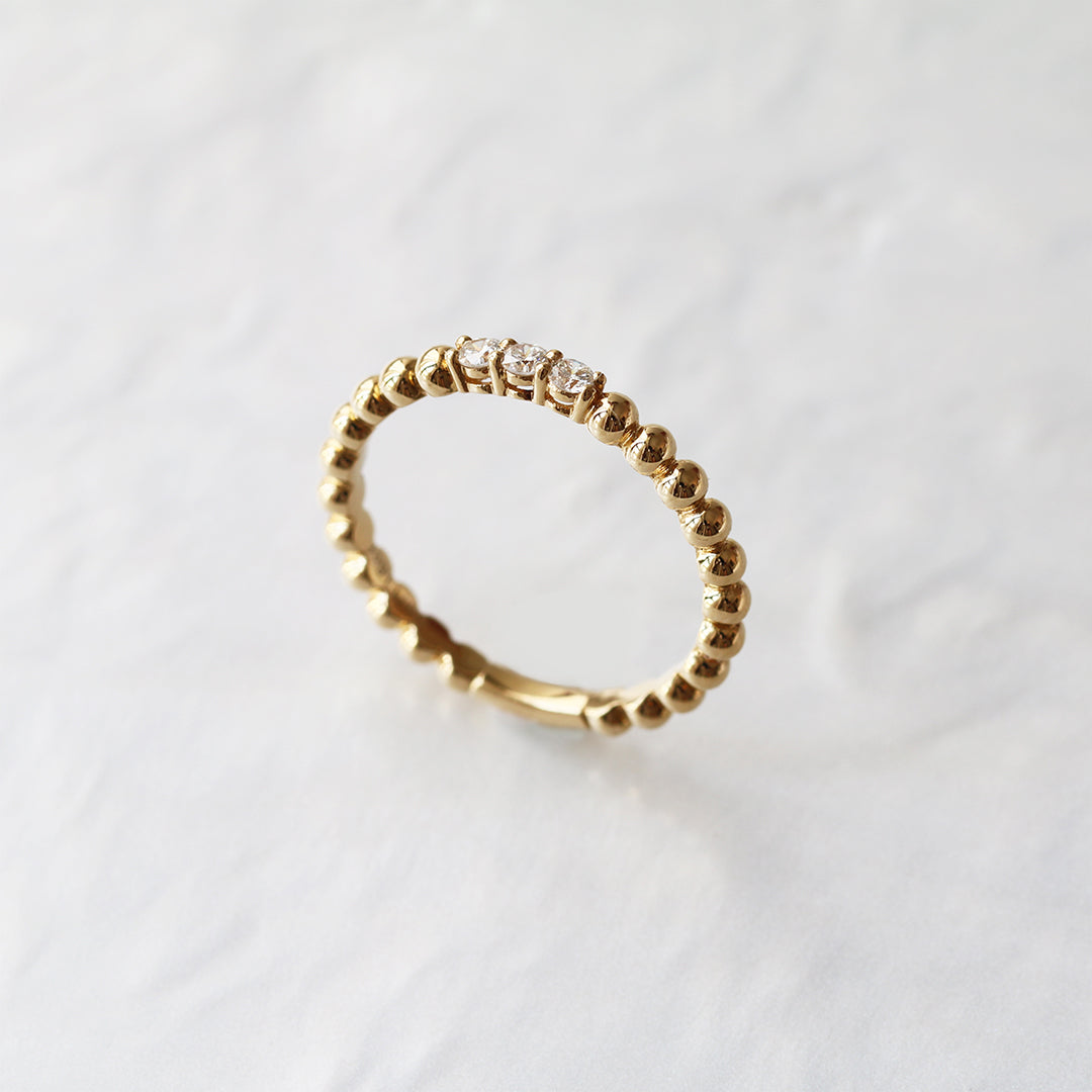 18k黃金珠鑽石線戒側面 18k Yellow Gold Beaded Diamond Ring side view