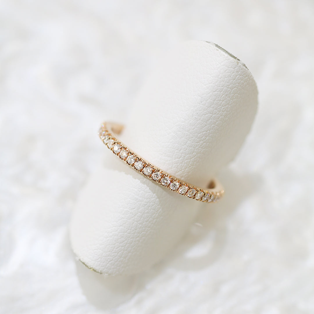 18k玫瑰金法式鑲嵌鑽石線戒 18k Rose Gold Chic French Pavé Diamond Half Eternity Ring