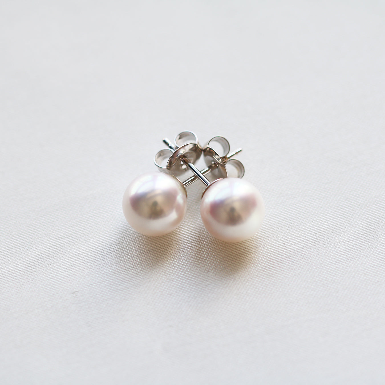 18k White Gold Japanese Akoya Pearl Stud Earrings 18k白金日本阿古屋Akoya珍珠耳環 8-8.5mm