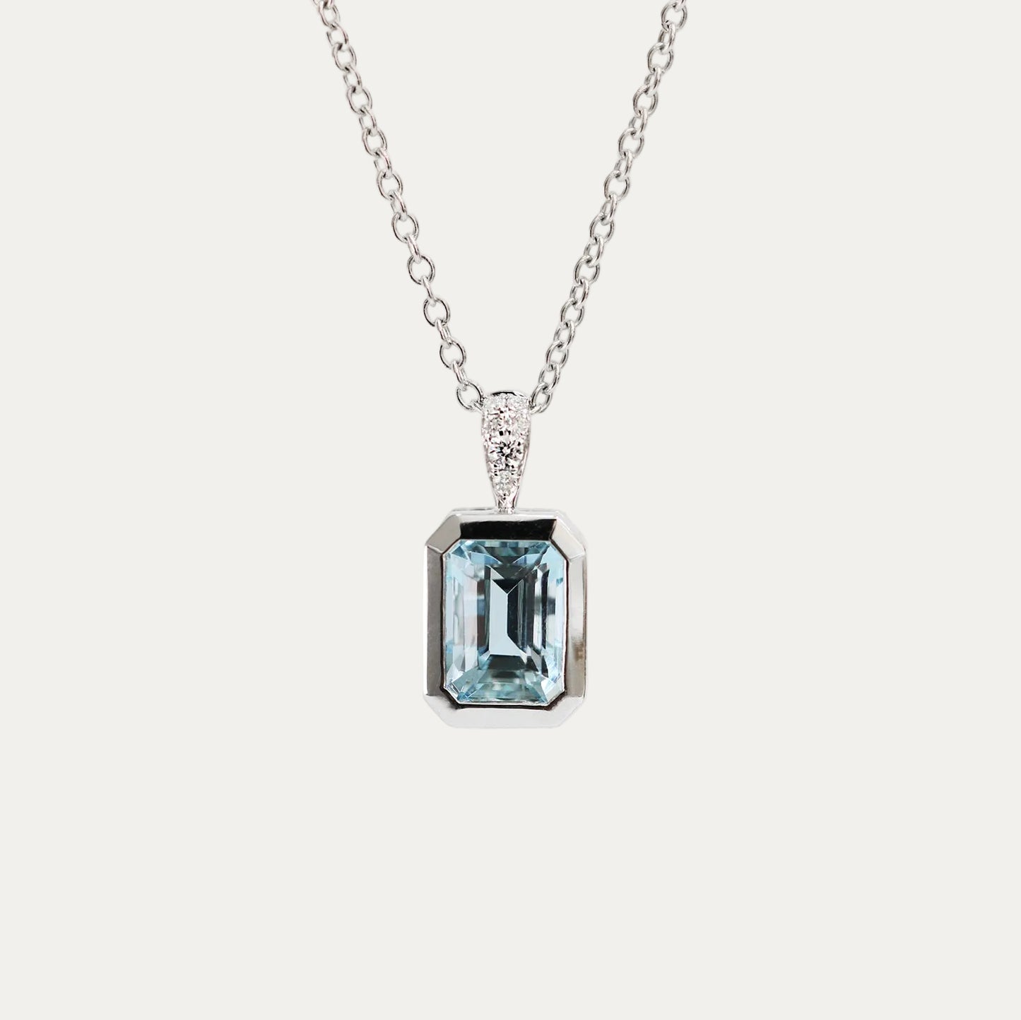 18k Gold Aquamarine Diamond Pendant Necklace-Necklaces,Patrea Jewelry,birthstone jewelry Hong Kong, Aquamarine jewelry hk, Bespoke gemstone jewelry HK, Luxury aquamarine 18k gold, 海藍寶首飾 推薦, 天然海藍寶石, 藍寶石 珠寶 香港, Jewelry HK Online, 海藍 寶 價格