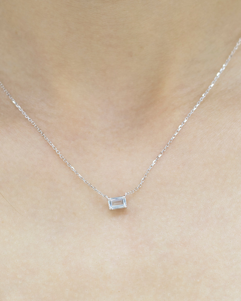 18k Gold Solitaire Emerald Cut Aquamarine Necklace-Necklaces,Patrea Jewelry,birthstone jewelry Hong Kong, Aquamarine jewelry hk, Bespoke gemstone jewelry HK, Luxury aquamarine 18k gold, 海藍寶首飾 推薦, 天然海藍寶石, 藍寶石 珠寶 香港, Jewelry HK Online, 海藍 寶 價格