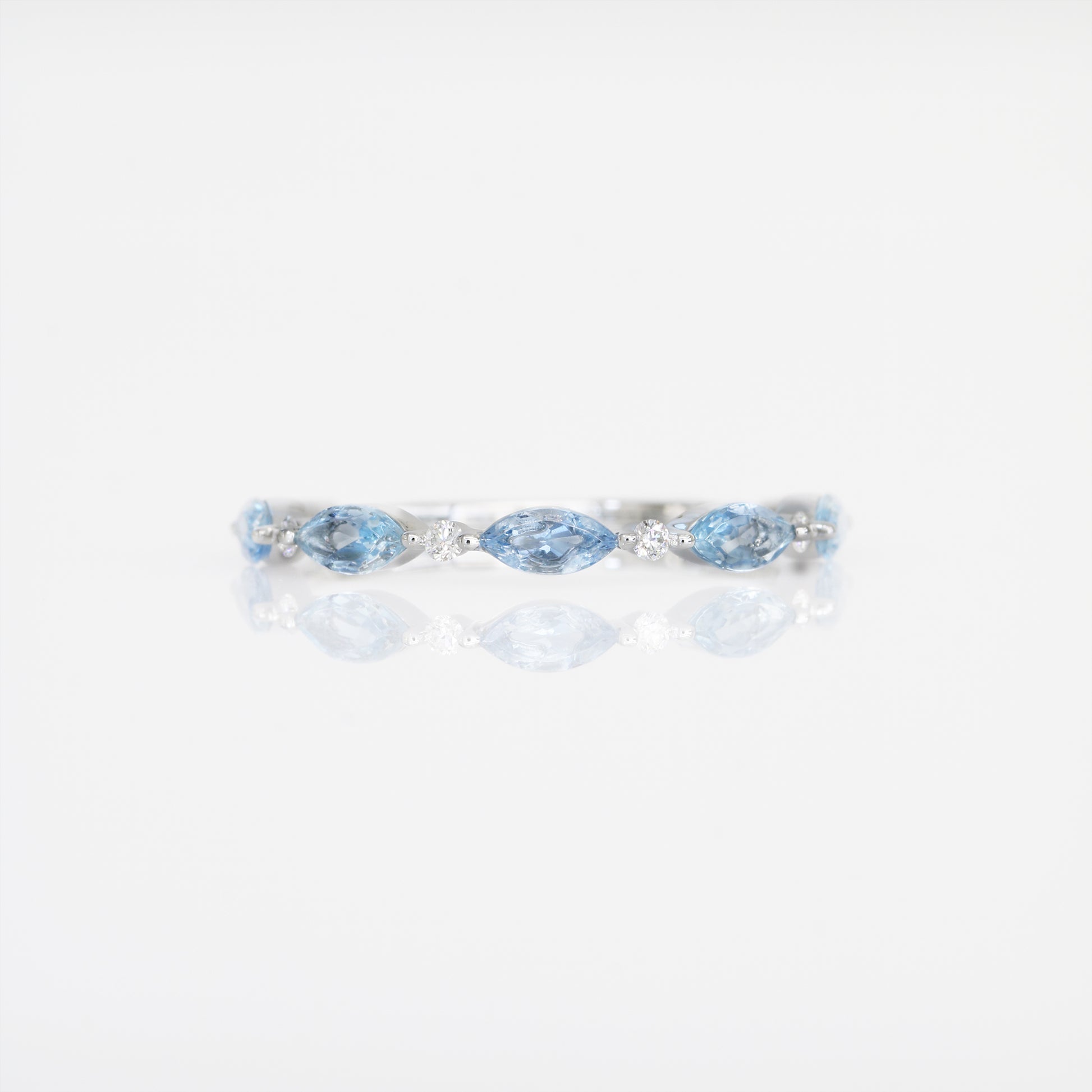 Gemma-Rings,Patrea Jewelry,birthstone jewelry Hong Kong, Aquamarine jewelry hk, Bespoke gemstone jewelry HK, Luxury aquamarine 18k gold, 海藍寶首飾 推薦, 天然海藍寶石, 藍寶石 珠寶 香港, Jewelry HK Online, 海藍 寶 價格