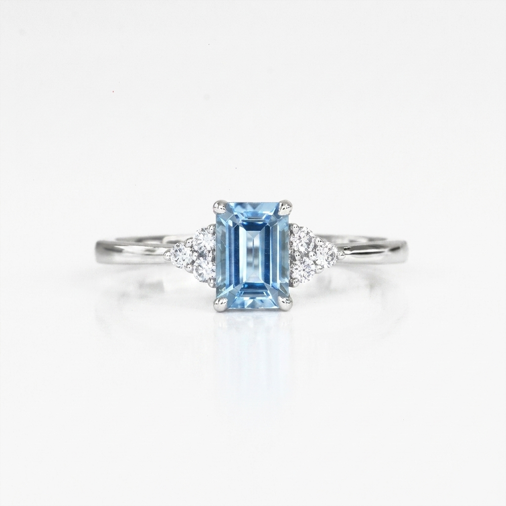 Sarah Santa Maria Aquamarine-Rings,Patrea Jewelry,birthstone jewelry Hong Kong, Aquamarine jewelry hk, Bespoke gemstone jewelry HK, Luxury aquamarine 18k gold, 海藍寶首飾 推薦, 天然海藍寶石, 藍寶石 珠寶 香港, Jewelry HK Online, 海藍 寶 價格