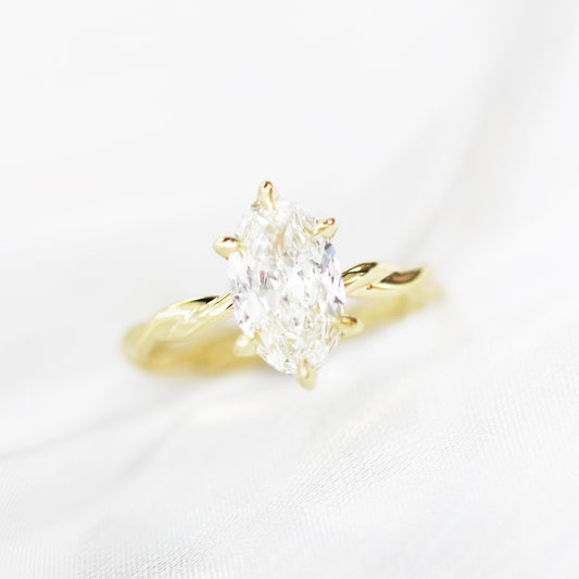 Aquilegia Solitaire 18k White Gold 6-Prong Oval Diamond Engagement Ring Setting 18k黃金六爪麻花扭紋求婚鑽石戒指款式
