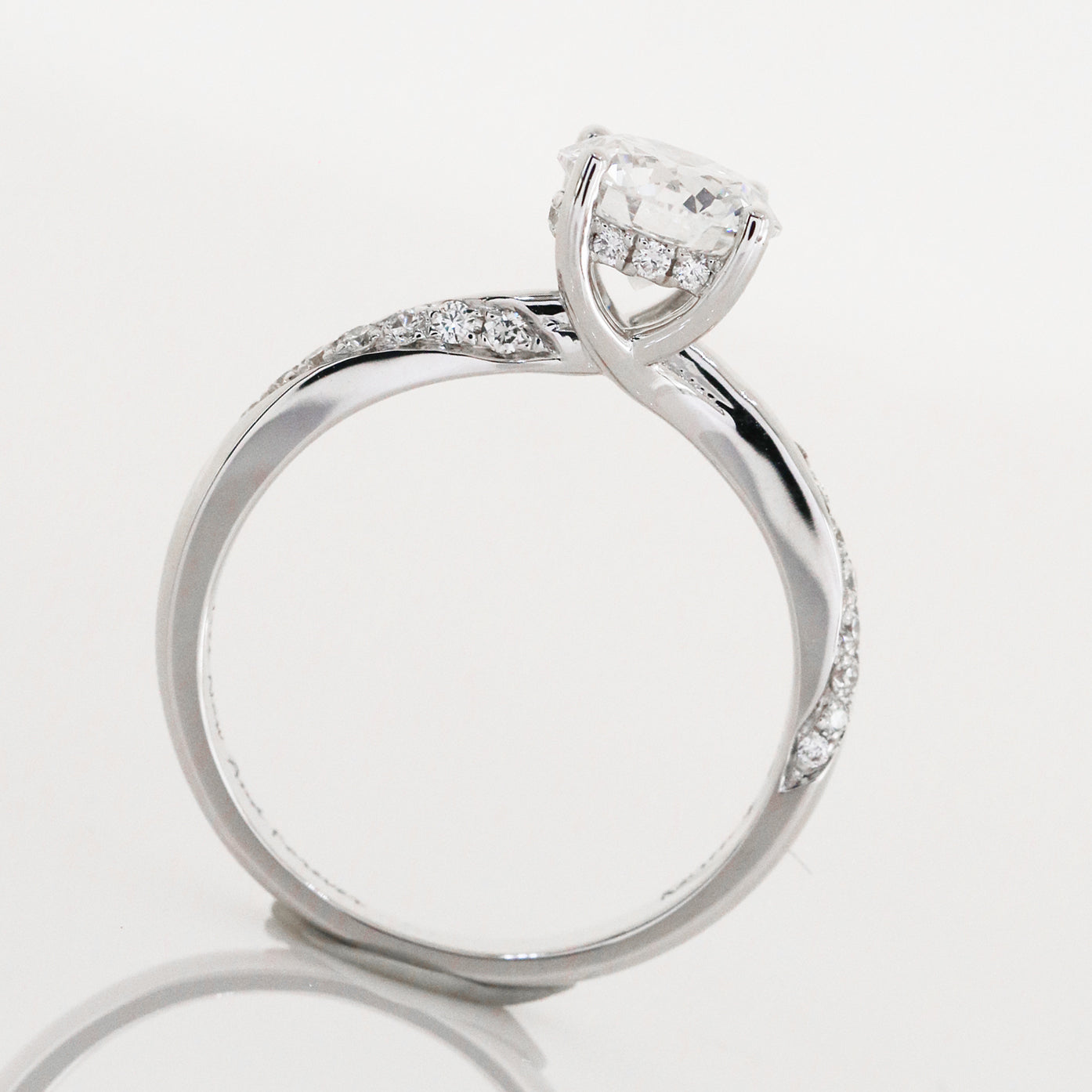 Carnation Eternity 18k White Gold 4-Prong Wavy Round Brilliant Diamond Engagement Ring Setting 18k白金四爪永恆求婚鑽石戒指款式