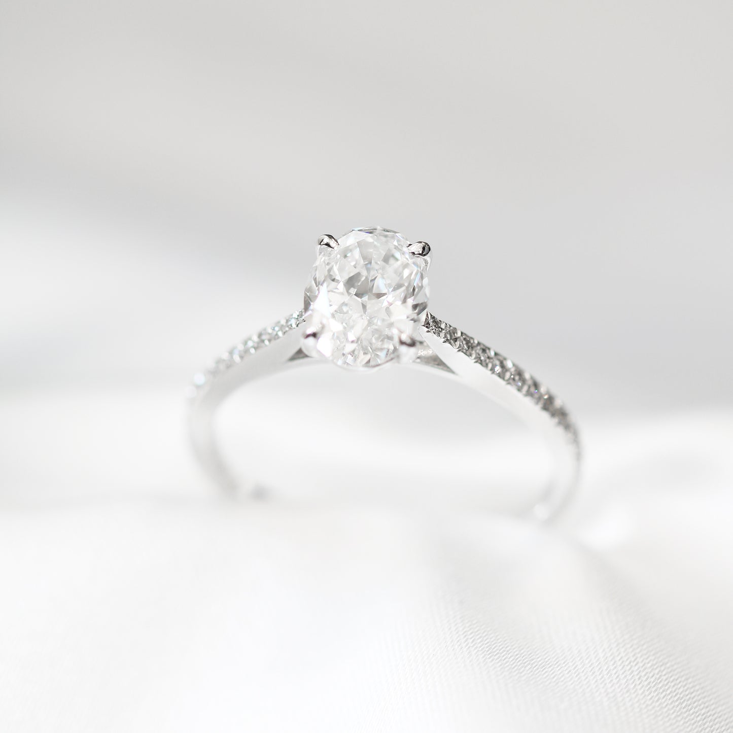 Crocus Eternity 18k White Gold 4-Prong Oval Diamond Engagement Ring Setting 18k白金四爪蛋形永恆求婚鑽石戒指款式