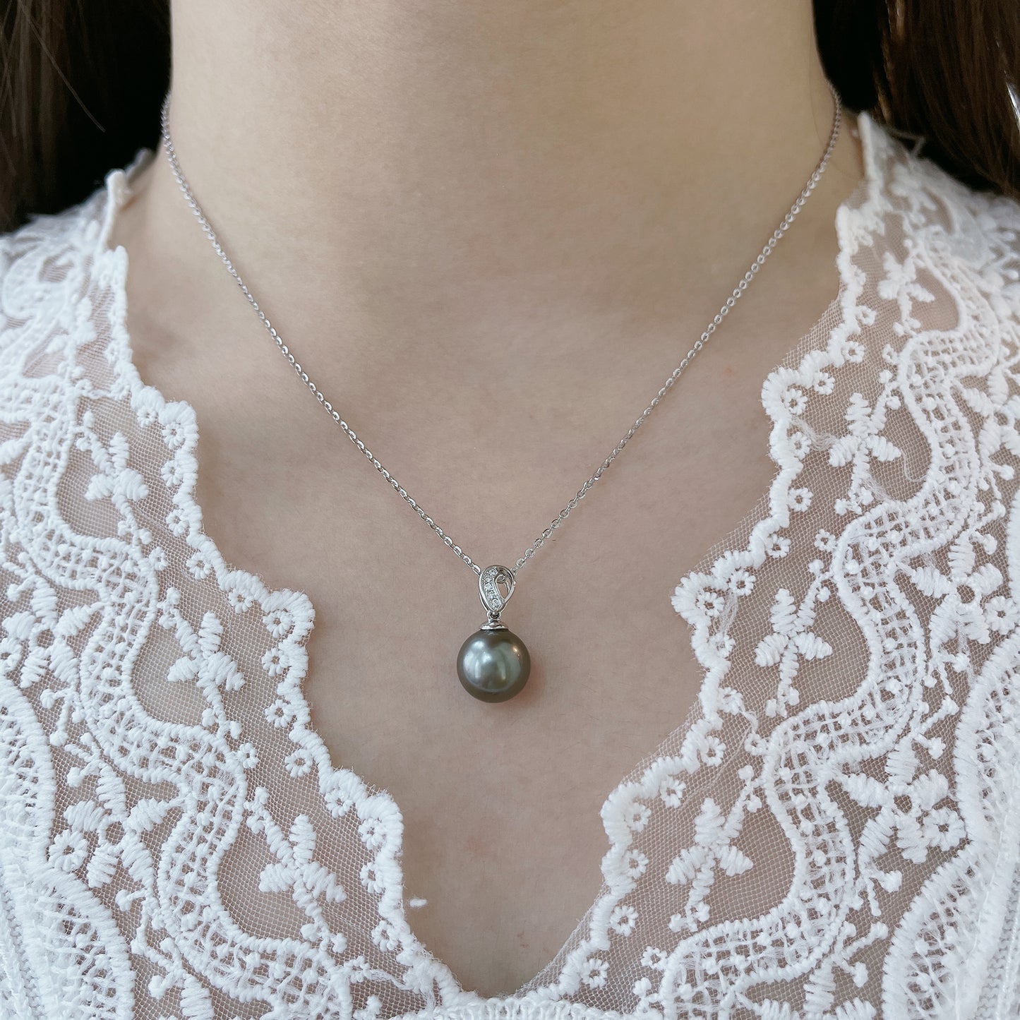 18k White Gold 10.5mm Tahitian Black Pearl Diamond Necklace