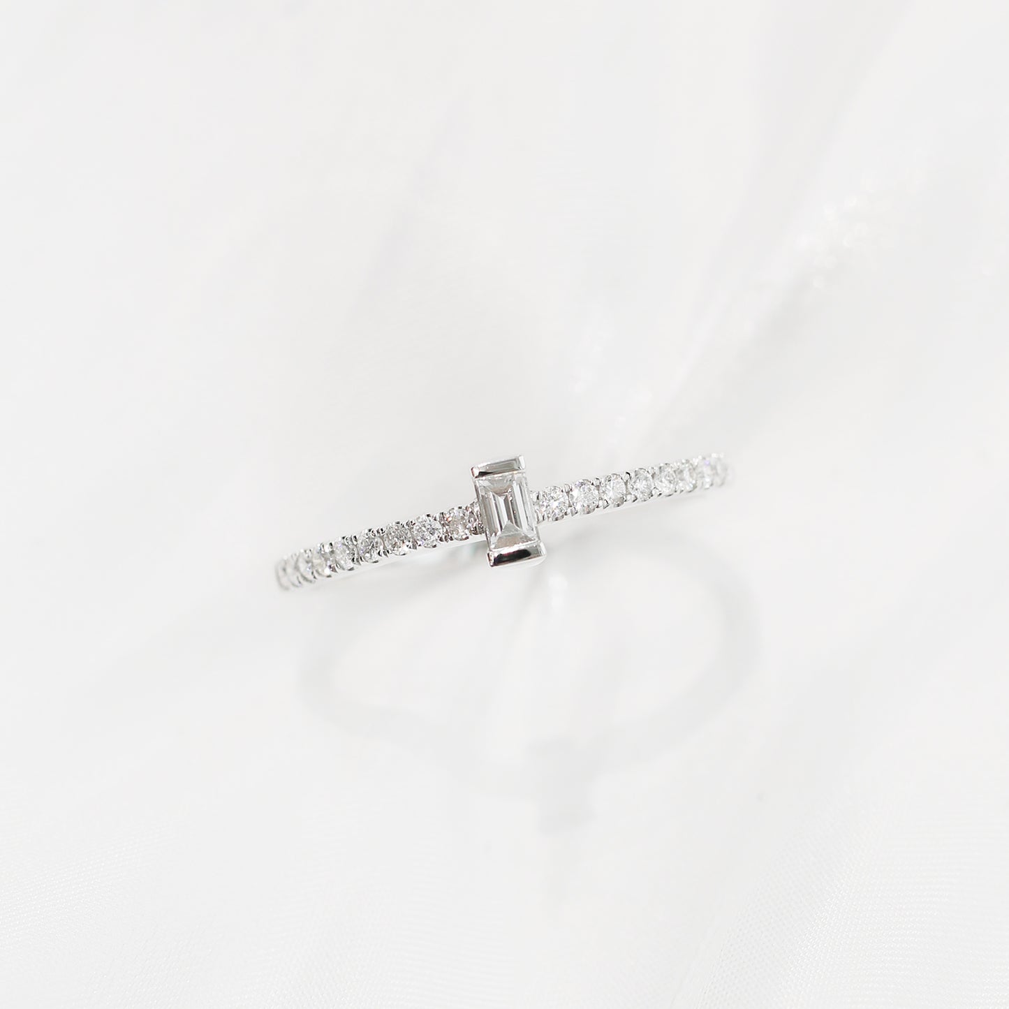 18K22份白金長形切割鑽石線戒 18k White Gold Baguette Step-cut 0.22ct Diamond Eternity Ring