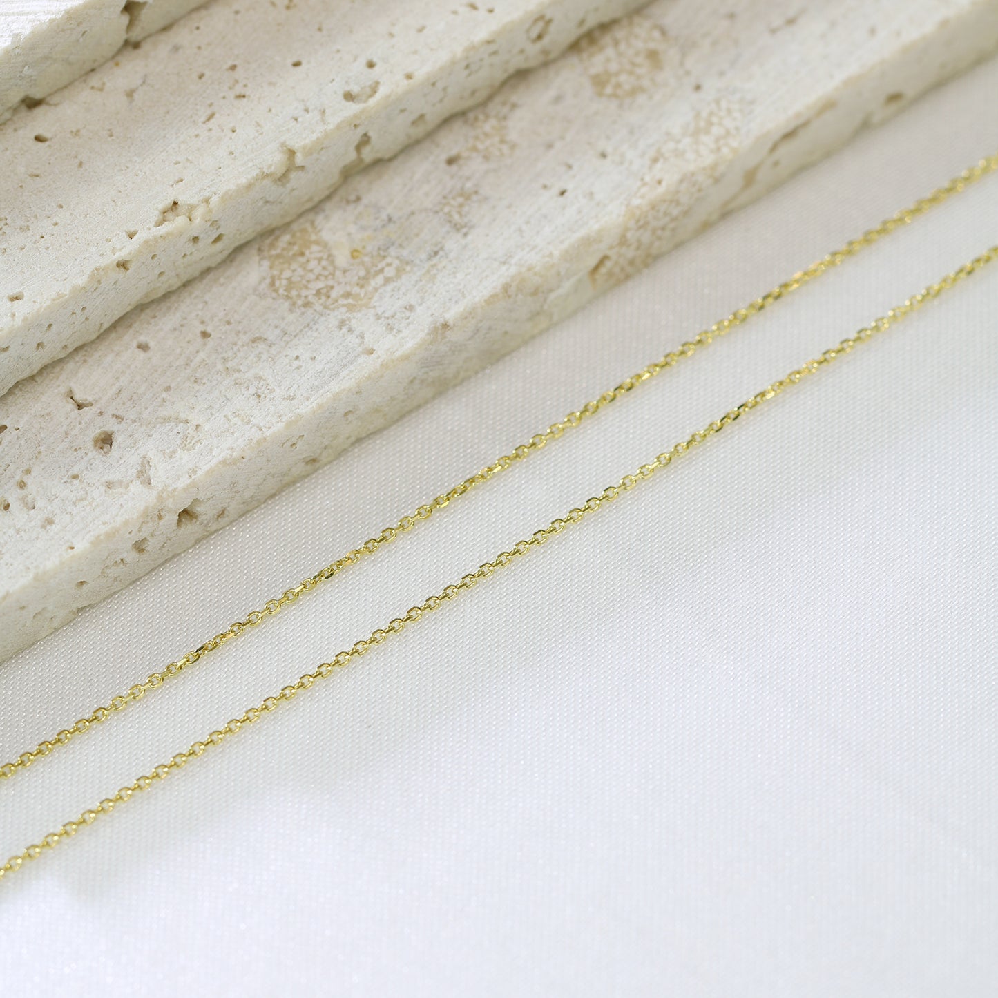 18k Yellow Gold Round Chain Necklace