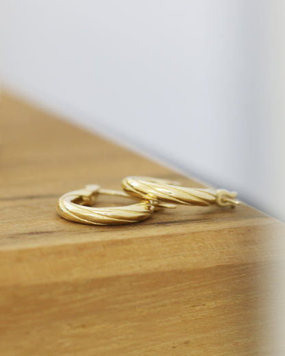 18k Yellow Gold Mini Twisted Rope Round Huggie Earrings