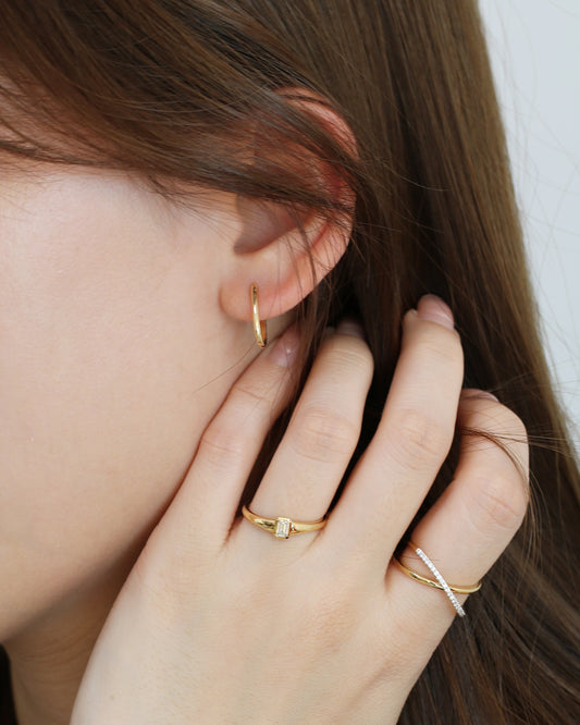 18k Yellow Gold Paperclip Earrings