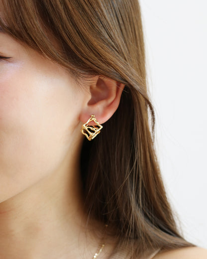 18k Yellow Gold Cube Earrings