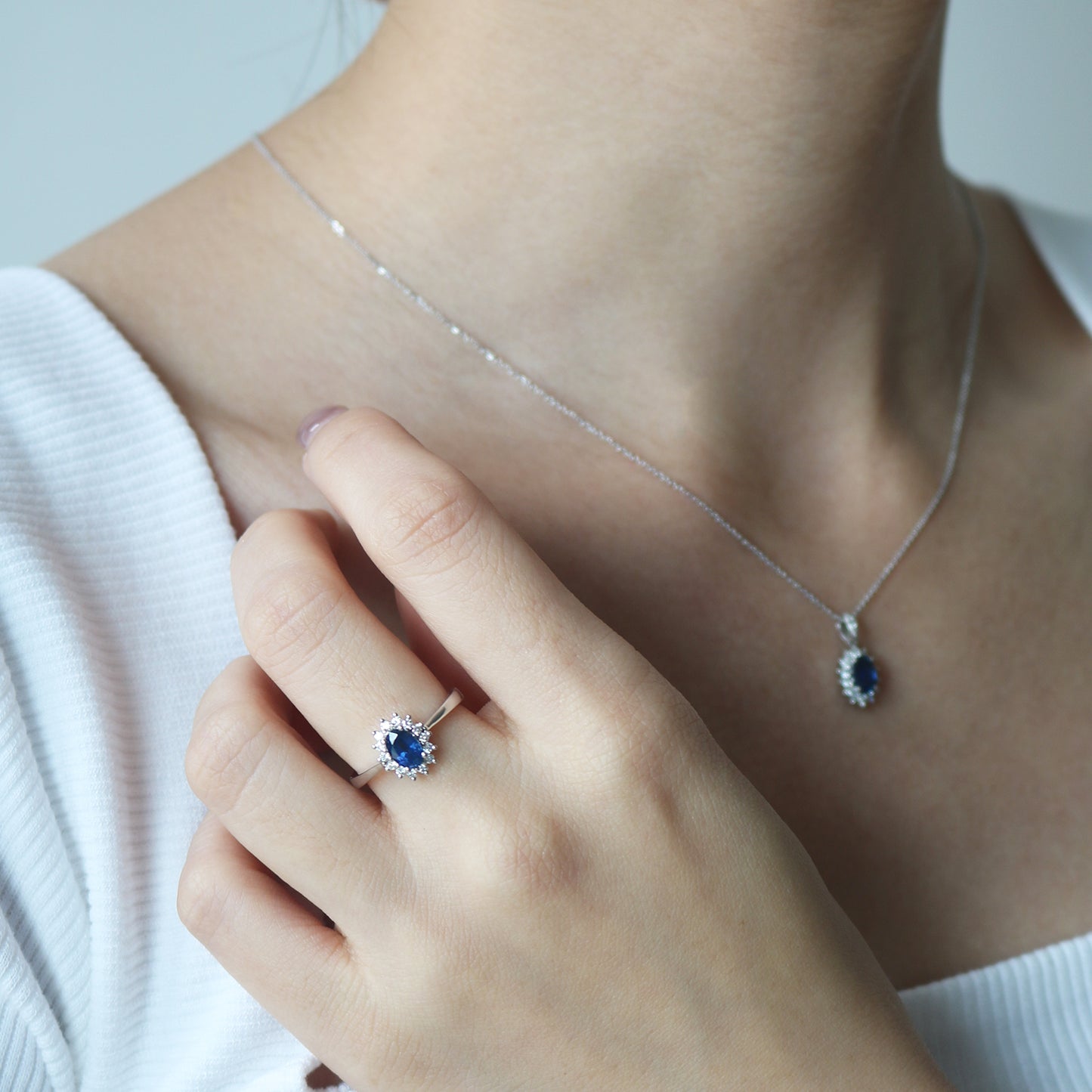 18k White Gold Classic Diana Sapphire Diamond Necklace
