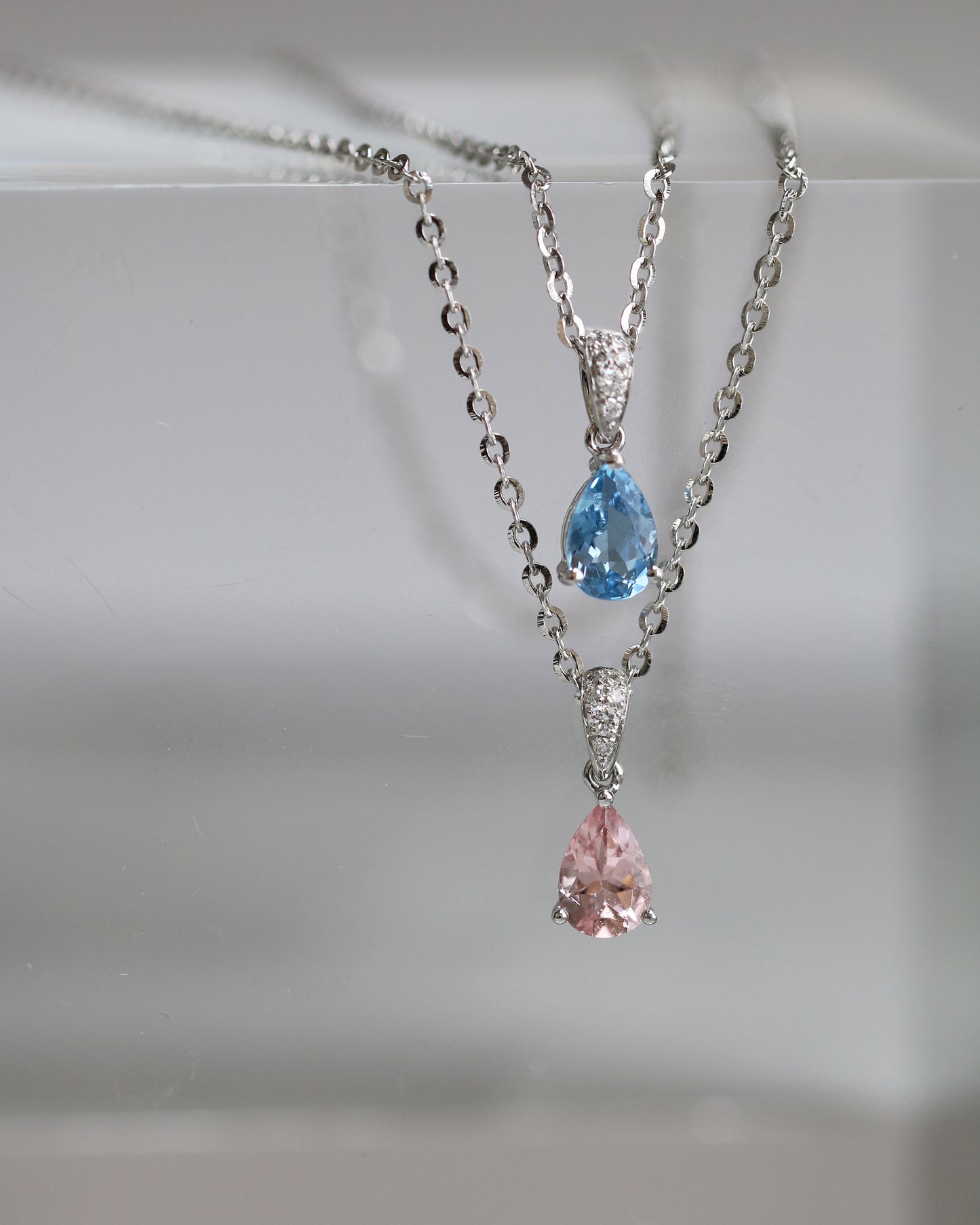 18k White Gold Pear-shaped Santa Maria Aquamarine Diamond Necklace-Necklaces,Patrea Jewelry,birthstone jewelry Hong Kong, Aquamarine jewelry hk, Bespoke gemstone jewelry HK, Luxury aquamarine 18k gold, 海藍寶首飾 推薦, 天然海藍寶石, 藍寶石 珠寶 香港, Jewelry HK Online, 海藍 寶 價格