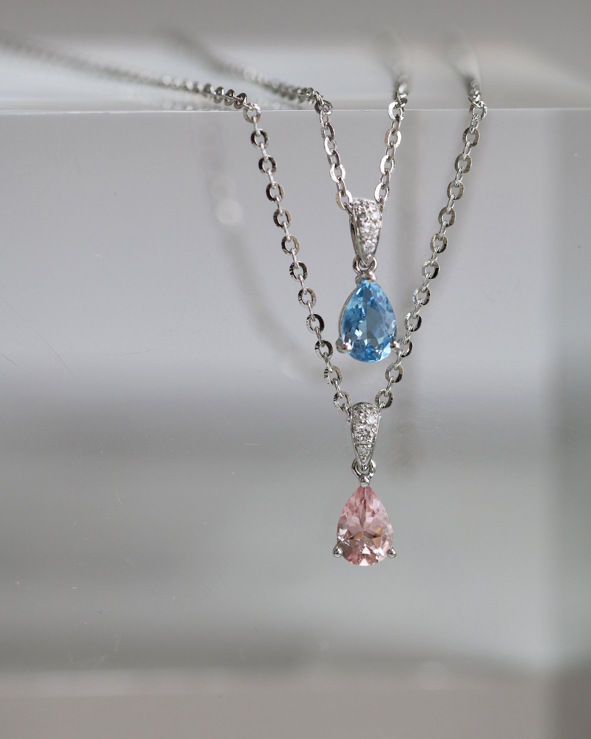 18k White Gold Pear-shaped Santa Maria Aquamarine Diamond Necklace-Necklaces,Patrea Jewelry,birthstone jewelry Hong Kong, Aquamarine jewelry hk, Bespoke gemstone jewelry HK, Luxury aquamarine 18k gold, 海藍寶首飾 推薦, 天然海藍寶石, 藍寶石 珠寶 香港, Jewelry HK Online, 海藍 寶 價格