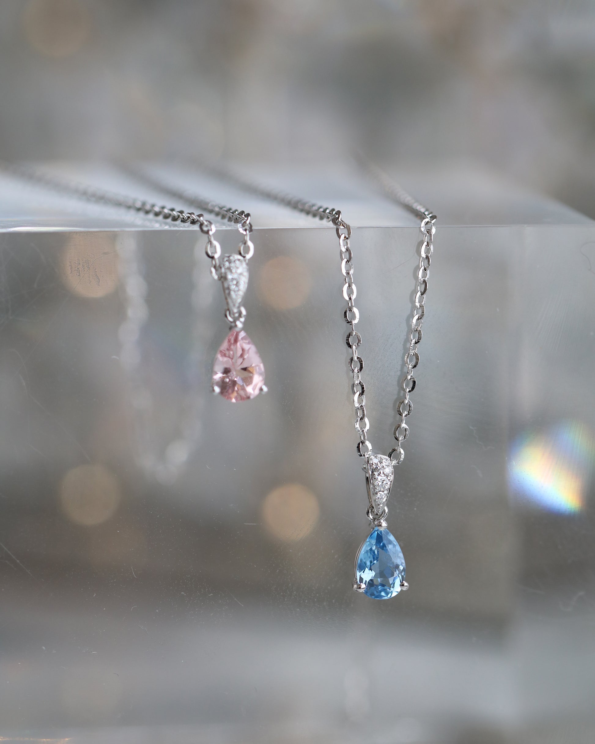 18k White Gold Pear-shaped Santa Maria Aquamarine Diamond Necklace-Necklaces,Patrea Jewelry,birthstone jewelry Hong Kong, Aquamarine jewelry hk, Bespoke gemstone jewelry HK, Luxury aquamarine 18k gold, 海藍寶首飾 推薦, 天然海藍寶石, 藍寶石 珠寶 香港, Jewelry HK Online, 海藍 寶 價格