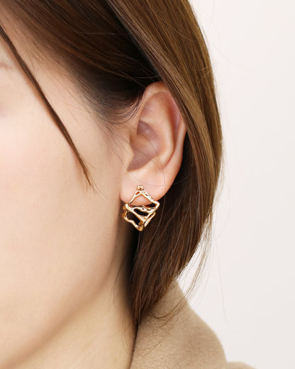 18k Yellow Gold Cube Earrings