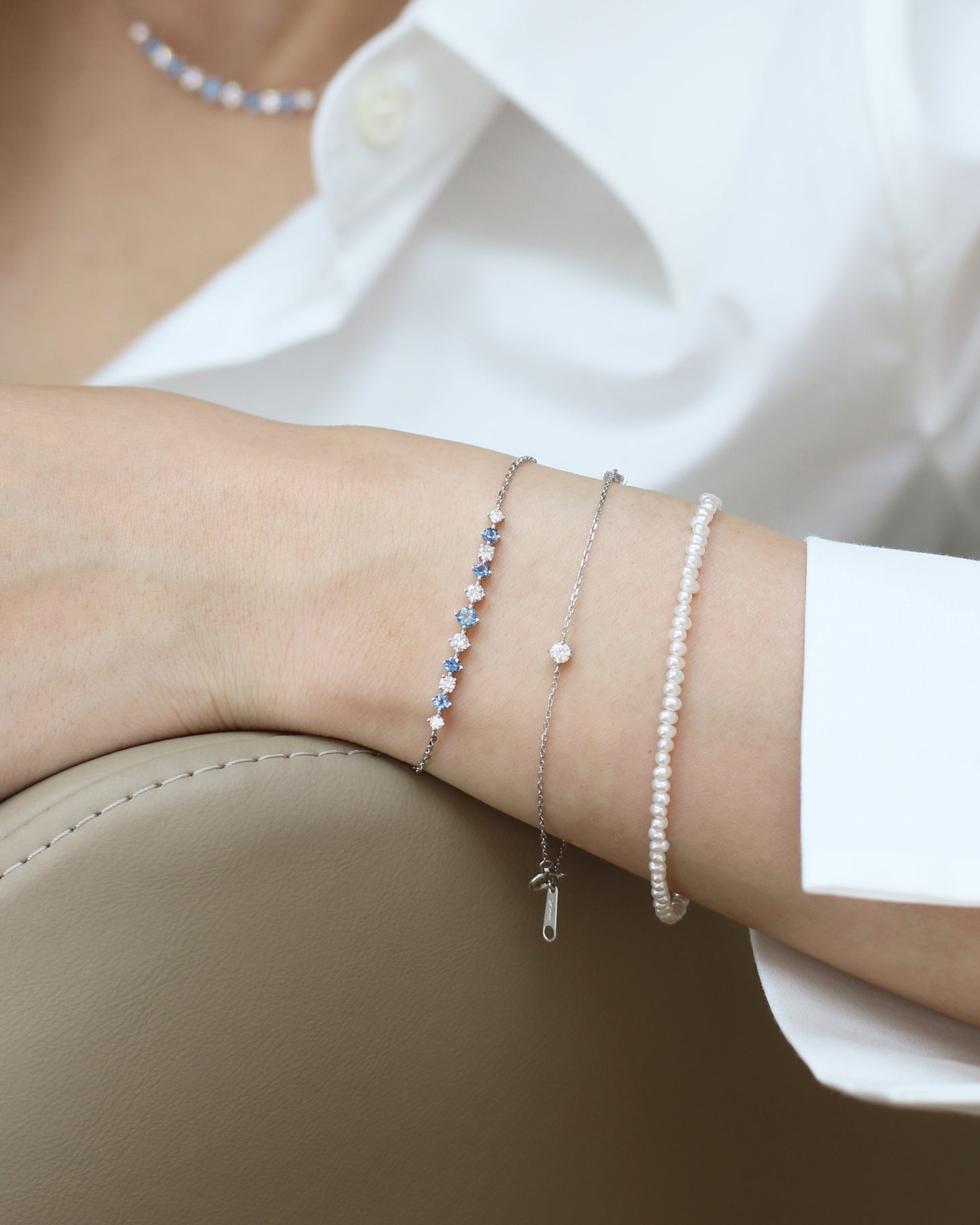 18k White Gold Santa Maria Aquamarine Diamond Smile Curved Bar Necklace