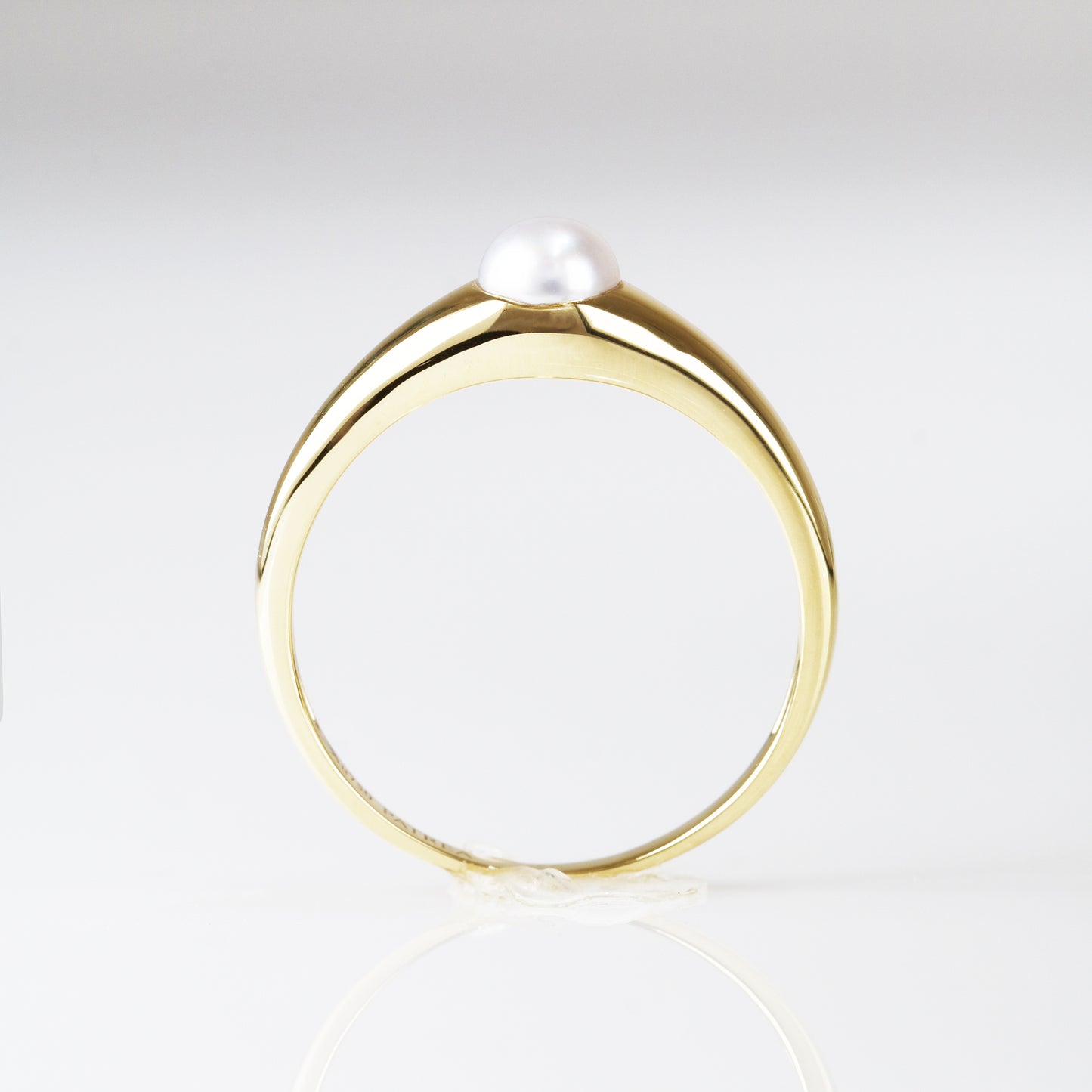 18k Yellow Gold 4.5mm Akoya Pearl Signet Ring