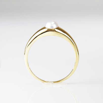 18k Yellow Gold 4.5mm Akoya Pearl Signet Ring
