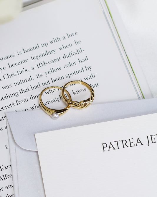 18k Yellow Gold 4.5mm Akoya Pearl Signet Ring