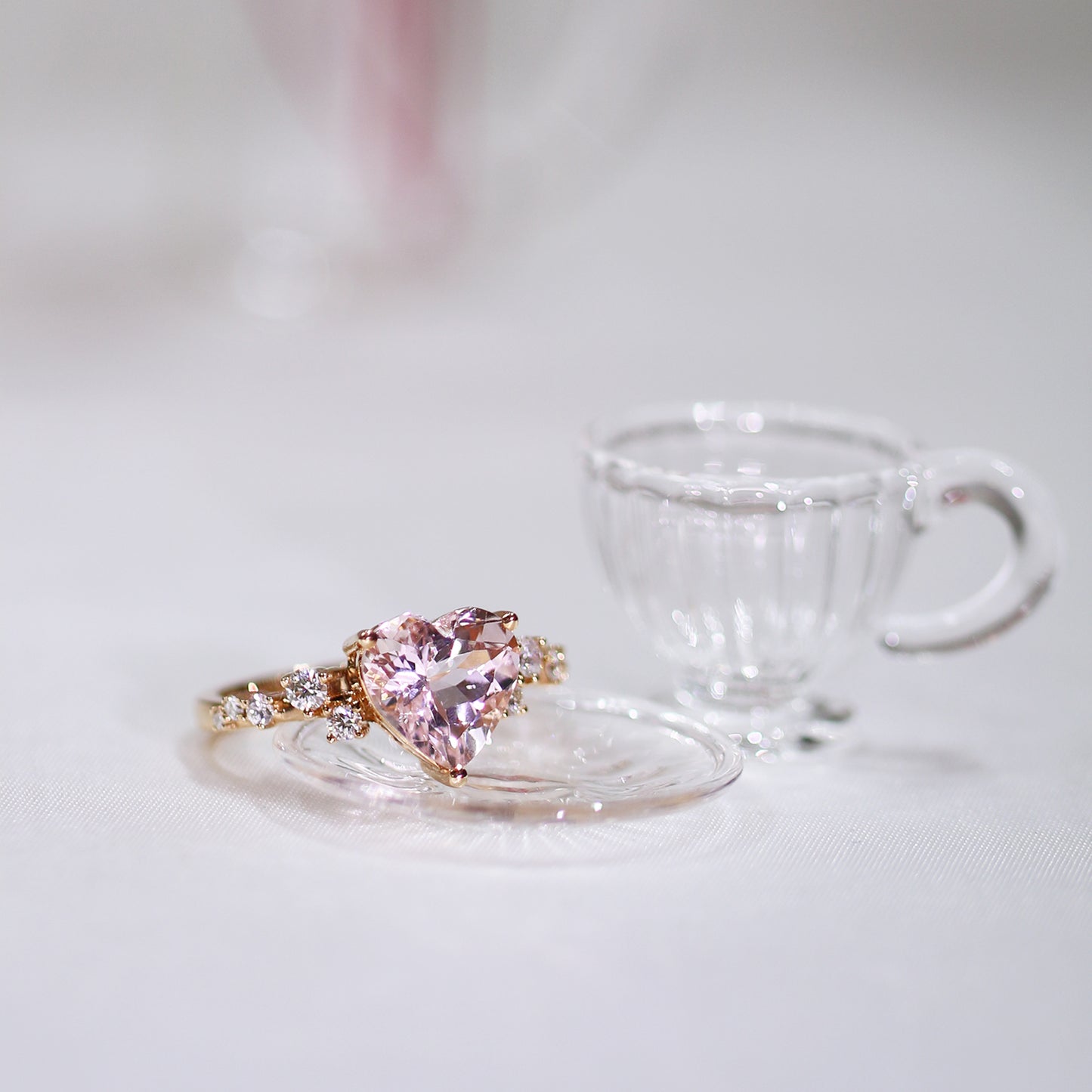 18k玫瑰金心形粉紅摩根石鑽石戒指 18k Rose Gold Scattered Diamond Heart-shaped Morganite Ring