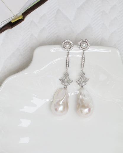 18k White Gold 2-way Akoya Pearl and Baroque Pearl Diamond Dangle Earrings