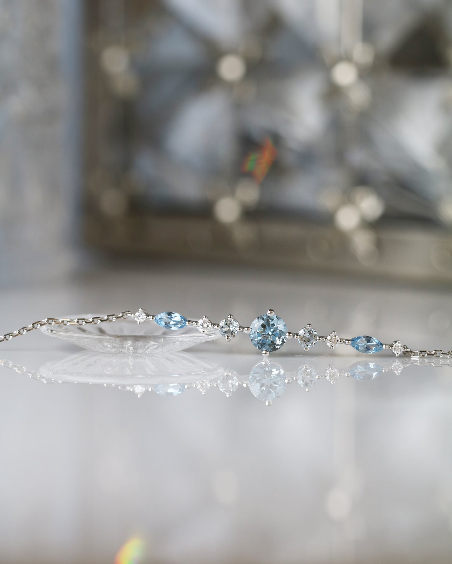Round-shaped Aquamarine Diamond Bracelet